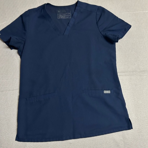 FIGS Women's Size XSmall Dark Blue Short Sleeve V Neck 2 Pocket Scrub Top - Picture 8 of 13